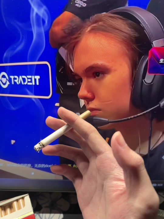 BLG赛后群访 教练：赛前研究对方的习惯 包括打野动线和英雄选择