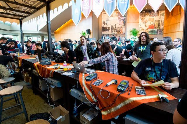 BLUEJAYS 在 Fragadelphia x Block 2025 赛事中获胜后，虐待 VRS